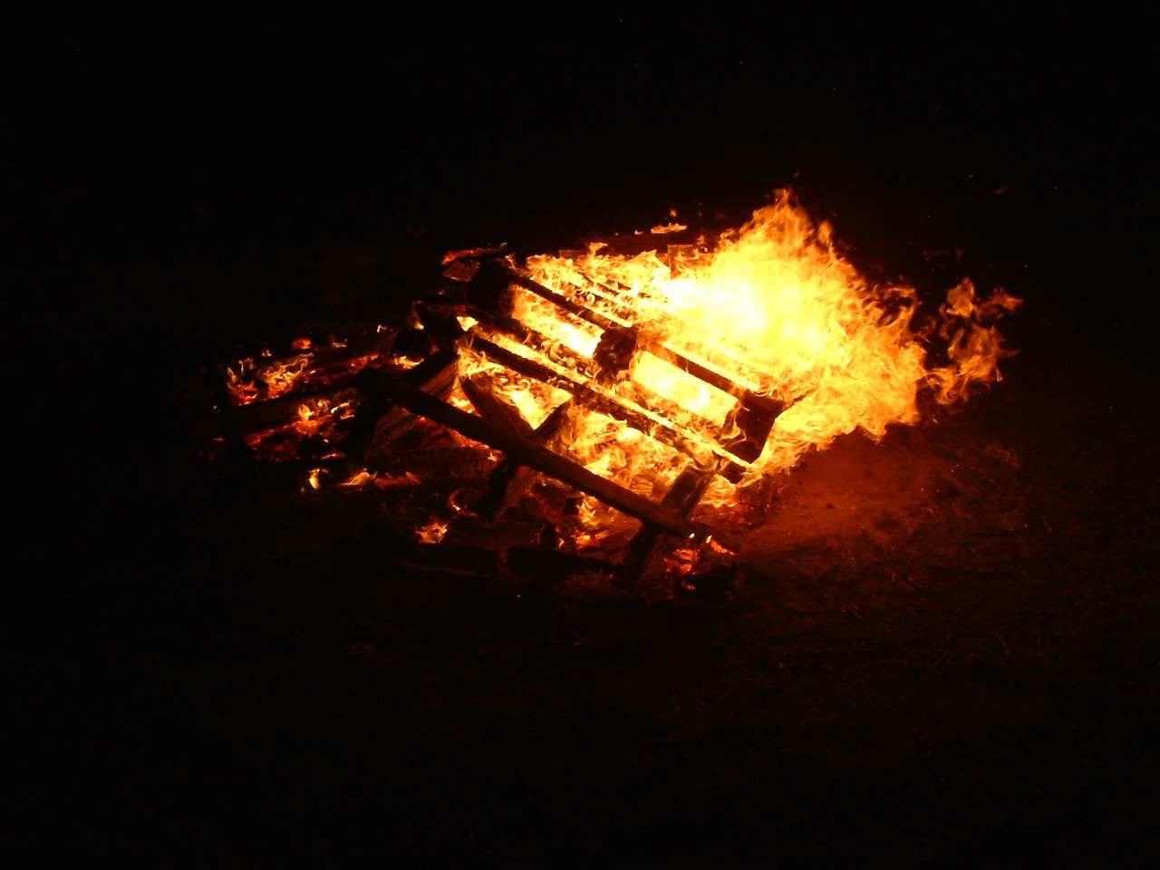 Osterfeuer 2003   Wache 18.-19.April (35)