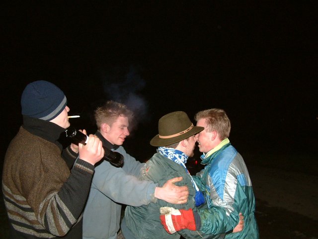 Osterfeuer 2004 10.04.04 von 0.00 - 0.00 Uhr (19)