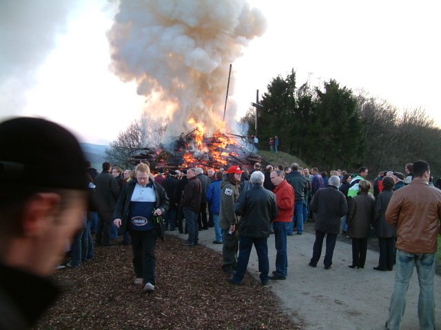 Osterfeuer 2004 11.04.04 Sonntags (12)